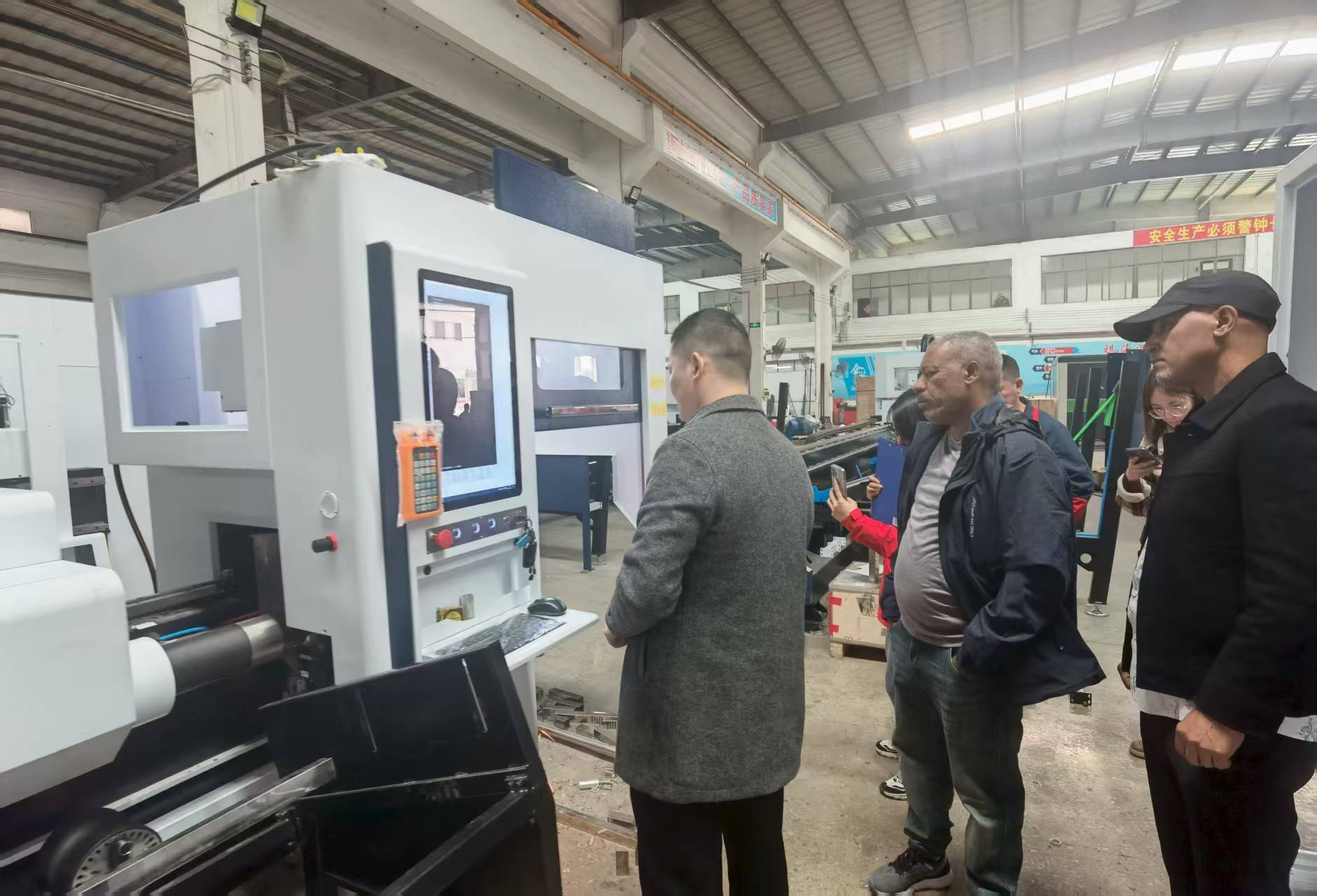 Latest company Cases about Forging a Long-term Partnership: Qihai and Its Indian Client Power Laser Cutting Automation in India