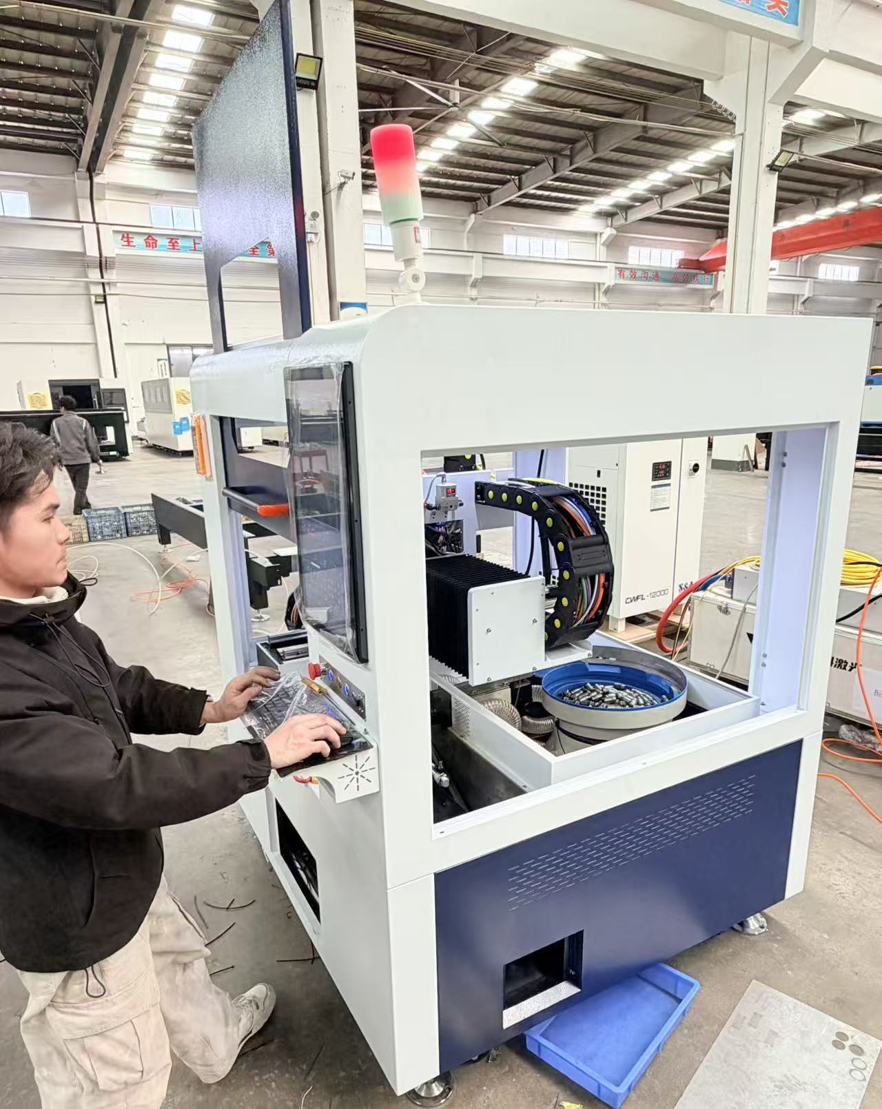 Latest company Cases about Automated Vibratory Feeding Laser Cutting Solution for the Indian Market